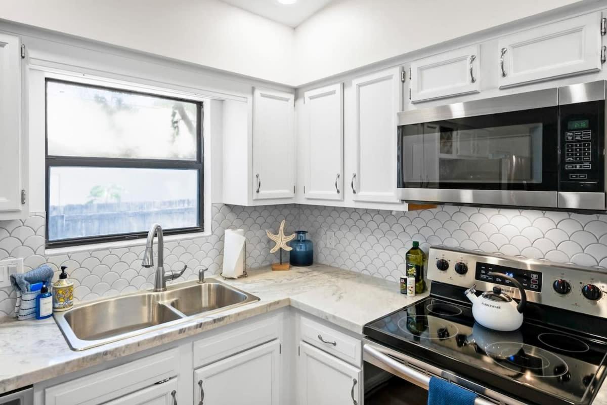 The St Augusdream Renovated Beach House Sleeps 8 Walk To Beach St. Augustine Luaran gambar