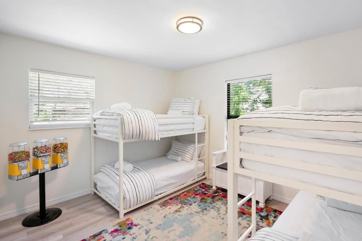 The St Augusdream Renovated Beach House Sleeps 8 Walk To Beach St. Augustine Luaran gambar